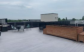 Modern And Bright Apartment Near Downtown Ottawa